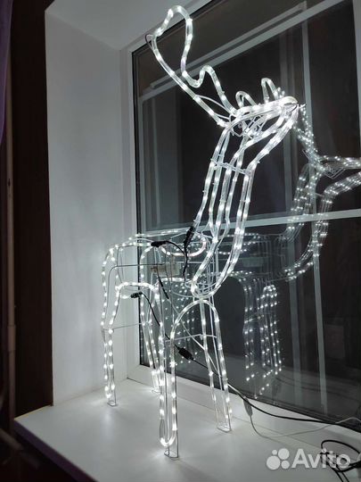 Светодиодный уличный крутящийся олень