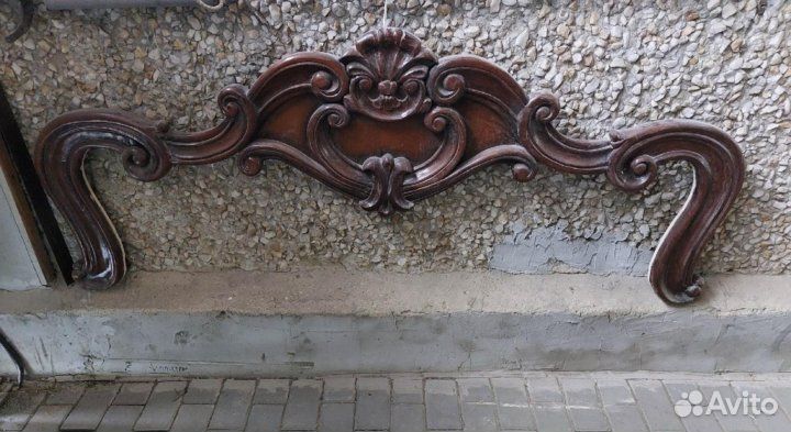 Изголовье кровати резное из массива дерева