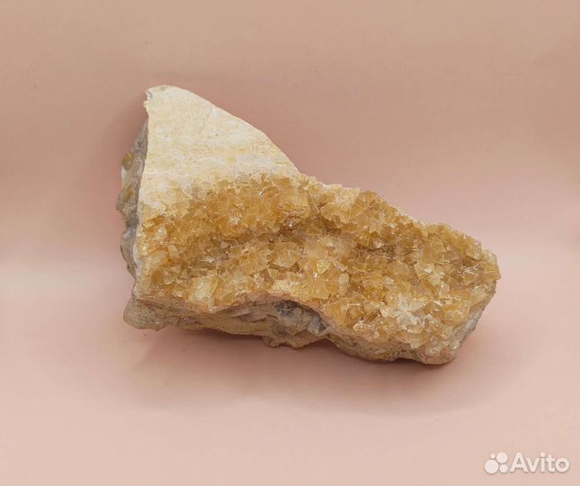 Щётка друза кальцита (582 г), Абхазия / Минералы