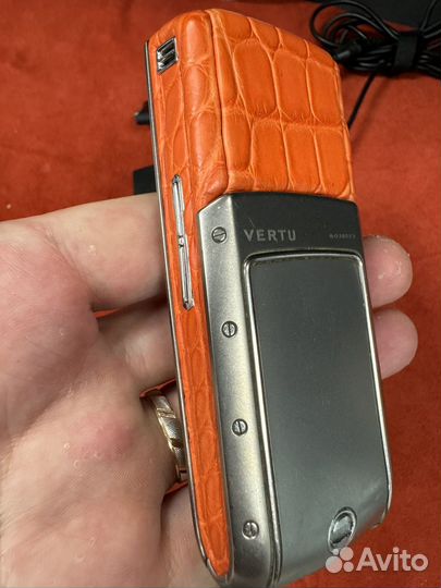 Vertu Ascent Black Leather