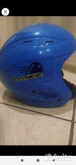 Сноуборд (без крепления). Шлем горнолыжный