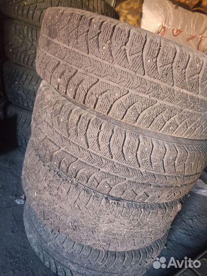 Bridgestone Ice Cruiser 7000S 185/70 R14 88