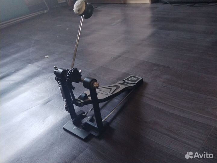 Педаль для басс барабана