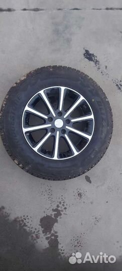 Bridgestone Blizzak DM-V2 215/70 R16