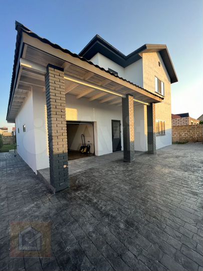 Дом 185 м² на участке 6 сот.