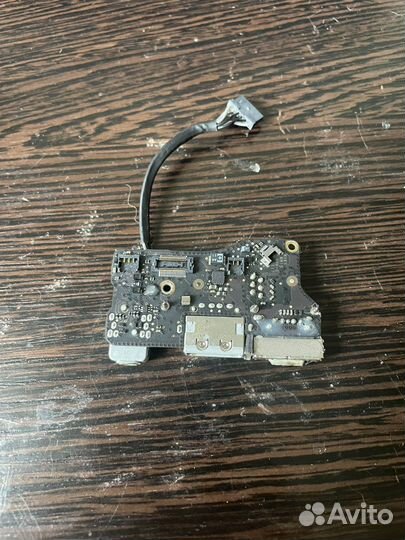 Плата питания MacBook Air 2011