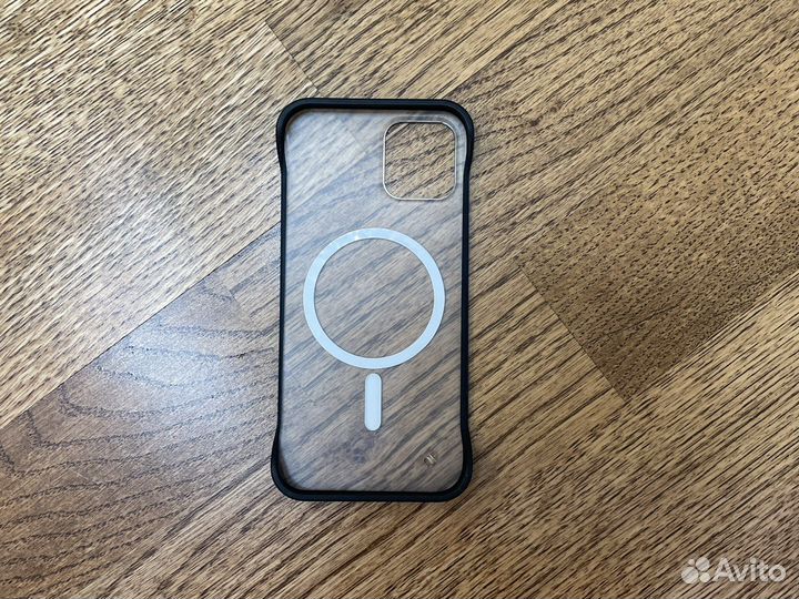 Чехол на iPhone 12