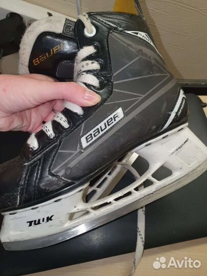 Хоккейные коньки bauer размер 38,5