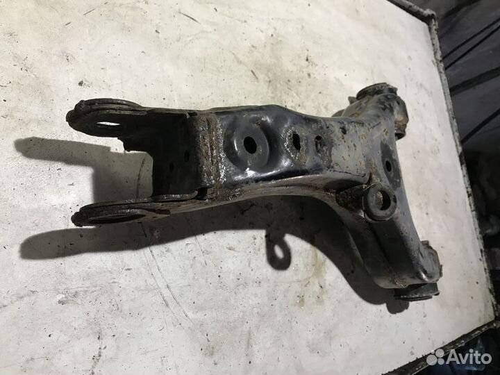 Рычаг задний верхний левый Land Rover Range Rover