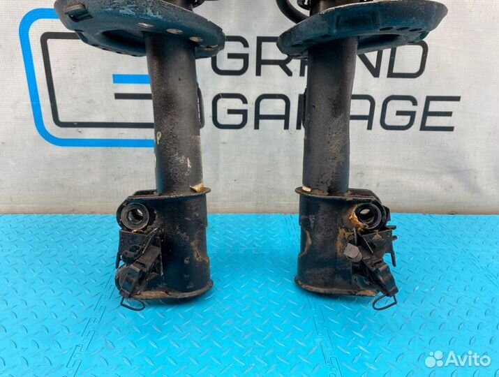 Стойки подвески передние Mercedes-Benz Cla-Class