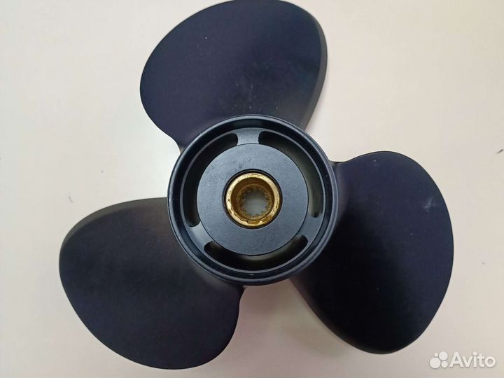 Гребной винт лодочного мотора
