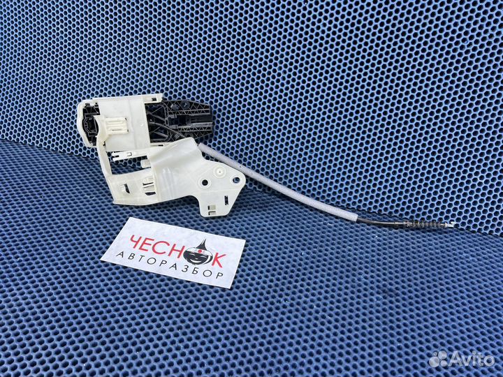 Ручка внутренняя левая VW Touareg NF/FL