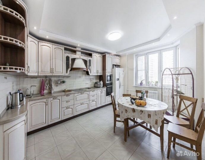 3-к. квартира, 130 м², 13/25 эт.