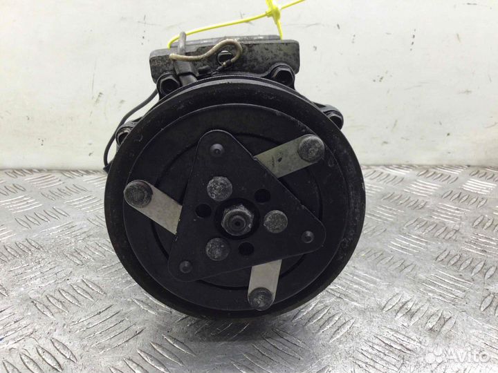 Компрессор кондиционера Volvo V40 8200040681; 3061