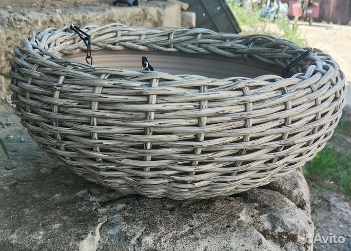 Подвесное кашпо для цветов