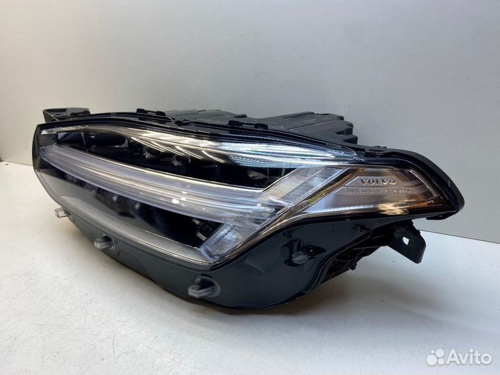 Фара левая Volvo XC90 2015+ Led