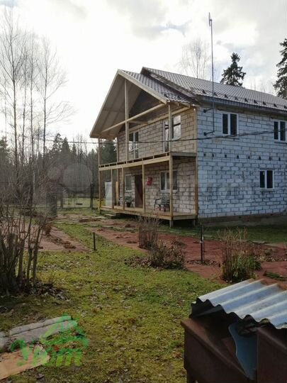 Дом 275 м² на участке 8 сот.