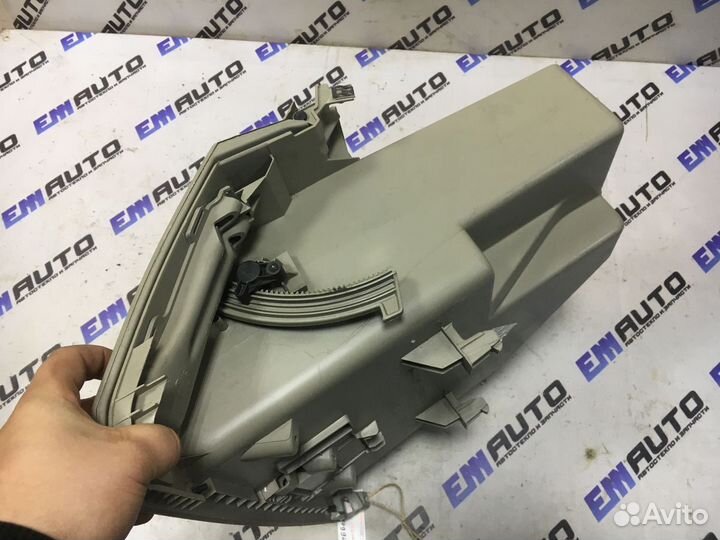 Бардачок Рено Меган 2