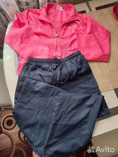 Продам спортивный костюм для девочки