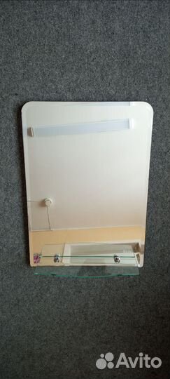 Зеркало в ванную с полочкой бу