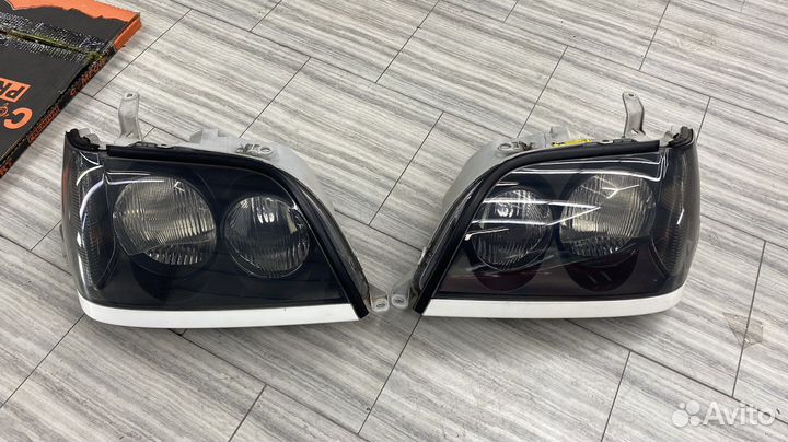 Фары Toyota Crown Athlete jzs171 ксенон