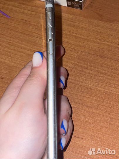 Телефон iPhone 6s