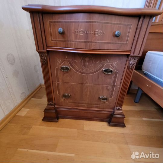 Тумбочки Италия