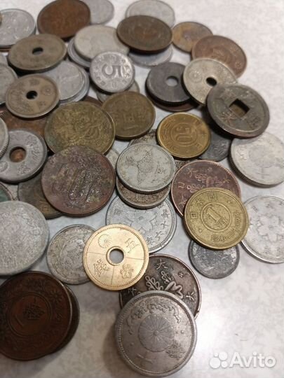 100 монет Японии