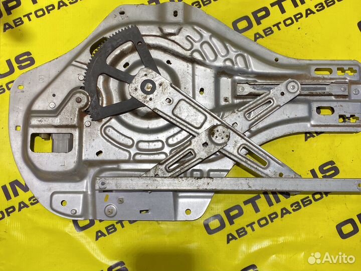 Стеклоподъемник задний правый Tucson Hyundai