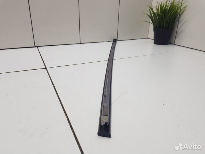 Накладка декоративная двери задней правой