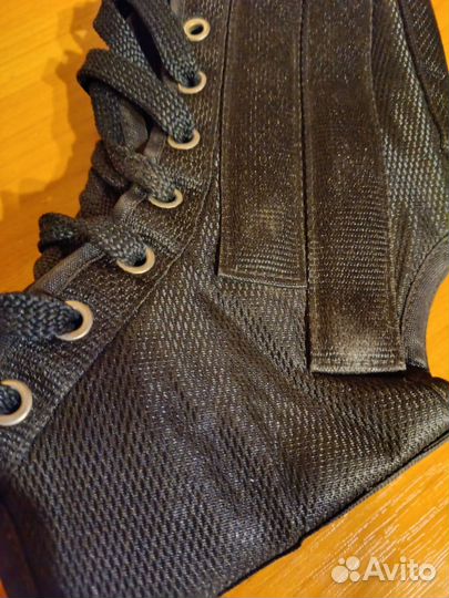 Фиксатор голеностопный сустав с ребрами жесткости