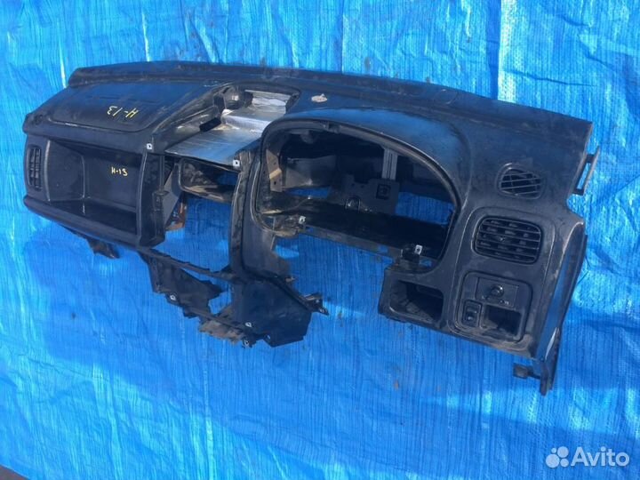 Торпедо nissan cube AZ10