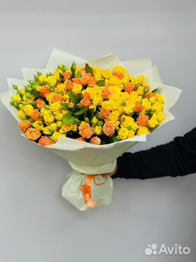 Кустовые розы, пионовидные розы, ранункулюсы