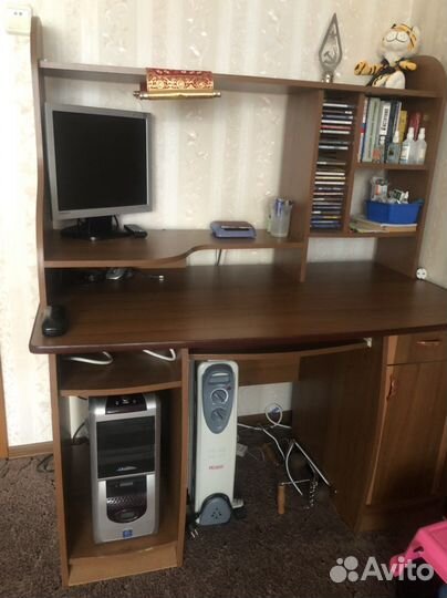 Стол компьютерный