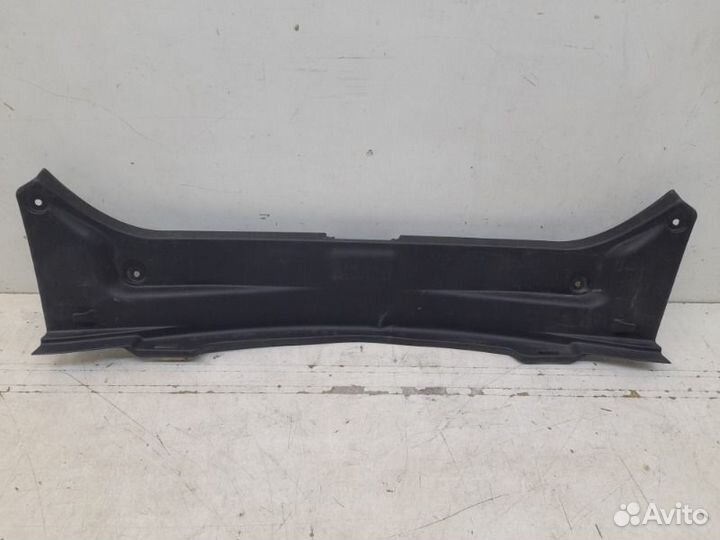 Накладка замка багажника Toyota Camry XV70