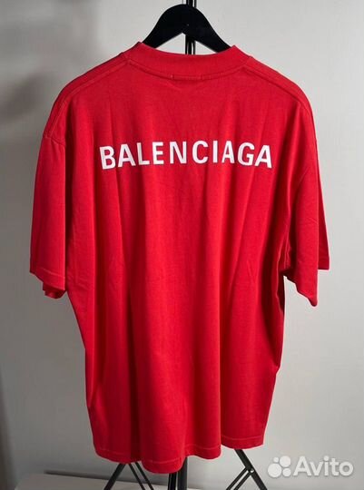 Футболка Balenciaga L в наличии