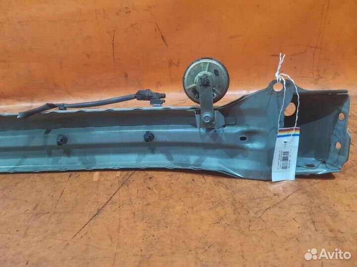 Усилитель бампера передний Mitsubishi Grandis NA4W