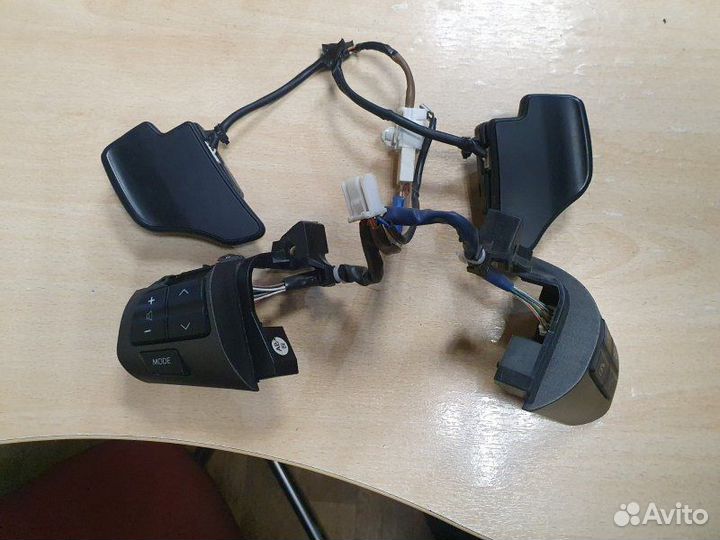 Кнопки руля Toyota Rav 4 CA30