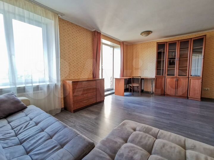 2-к. квартира, 55 м², 8/18 эт.