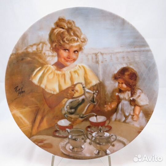 Тарелка Семейные сокровища Чаепитие Коры Золан1982