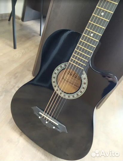 Акустическая гитара