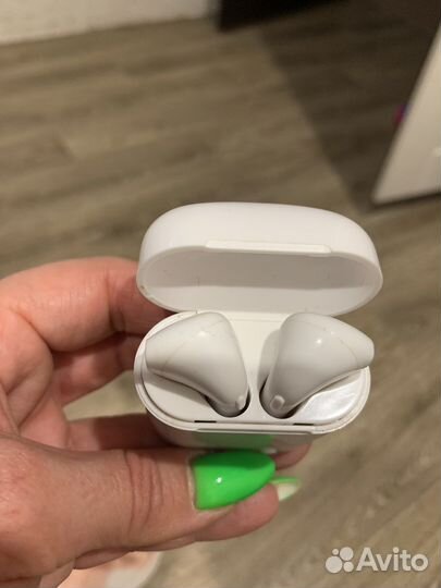 Беспроводные наушники apple airpods