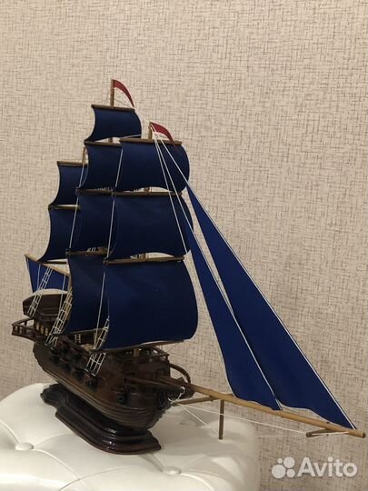 Трехмачтовый корабль (Барк) подарочный