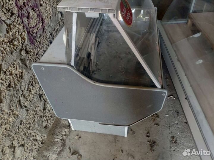 Холодильник витрина,без полок