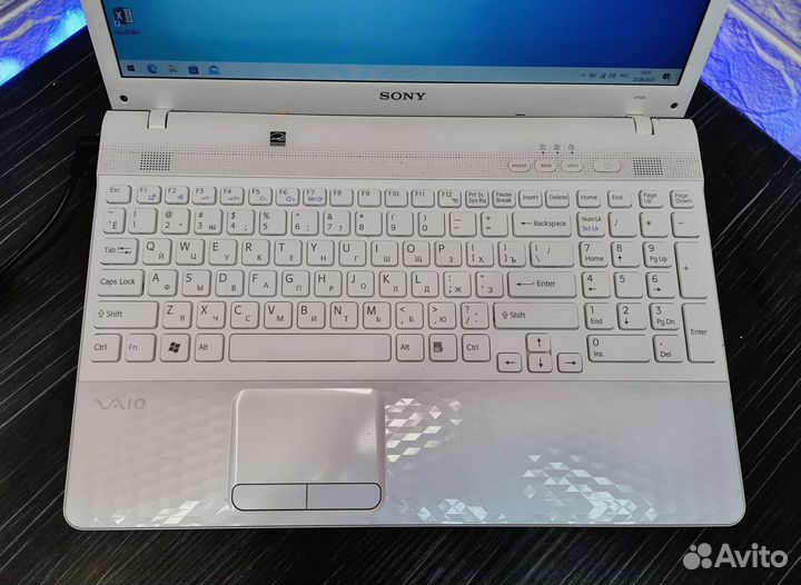 Прекрасный ноутбук Sony для офисных работ