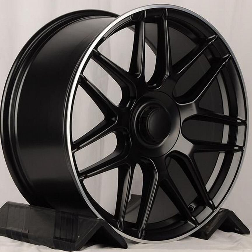 KoKo Kuture K7040 : 9x19 5*112 Et:43 Dia:66,6 Matt Black Lip Polish