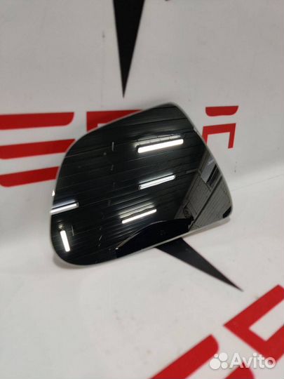 Стекло зеркала наружного Tesla Model 3 2021