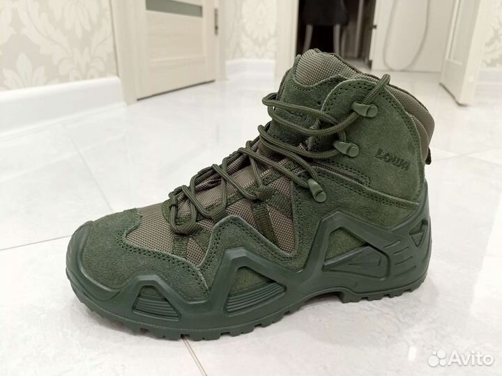 Продам ботинки lowa