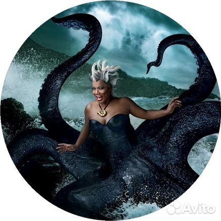 Значки, брелки, зеркальце