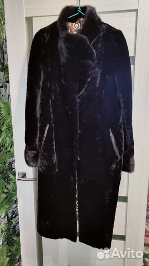 Шуба мутоновая новая,воротник и рукава норка